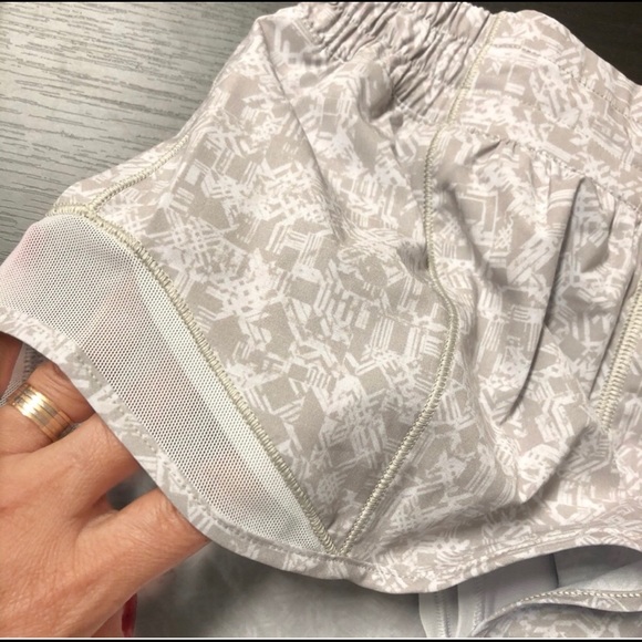 NWT✔️LULULEMON SHORT - Picture 4 of 8